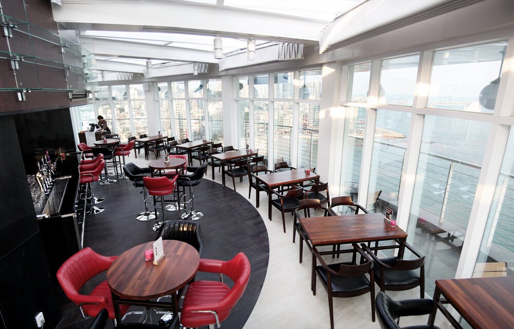 Hotel Lounge