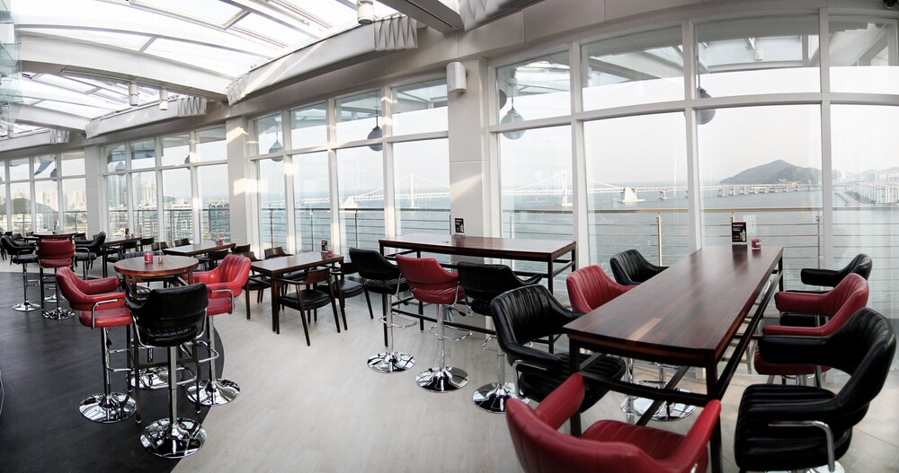 Hotel Lounge