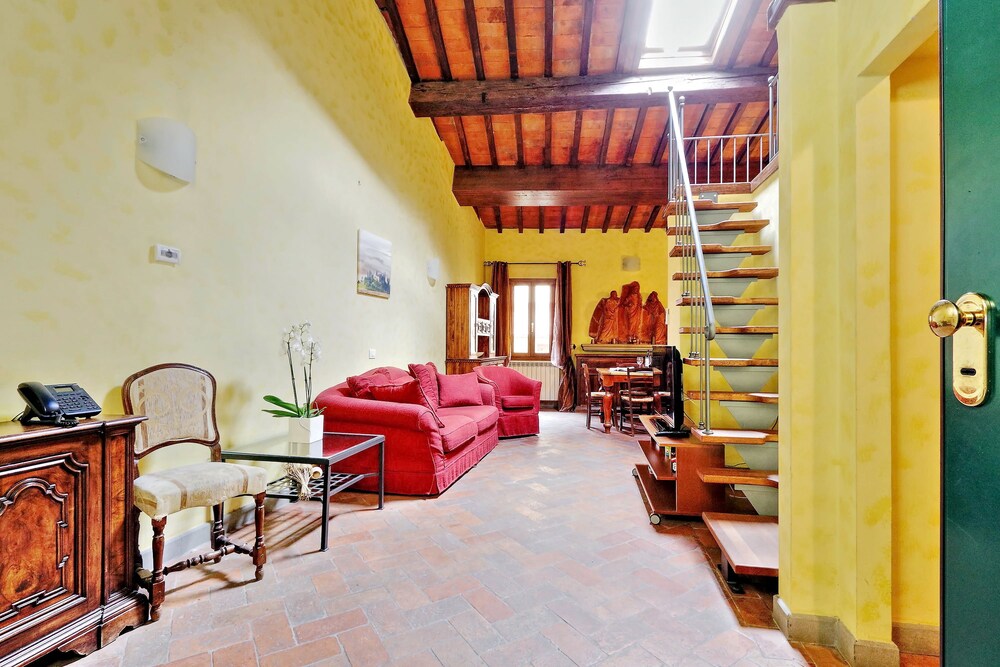 Superior Duplex, 2 Bedrooms, Annex Building (Palagio, Vicolo del Panico 2 - Lift) - Living Area