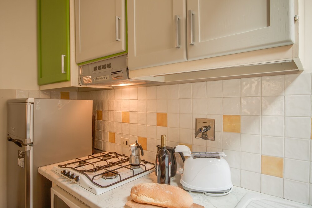 Superior Apartment, 2 Bathrooms (Verde, Via della condotta 16) - In-Room Kitchenette