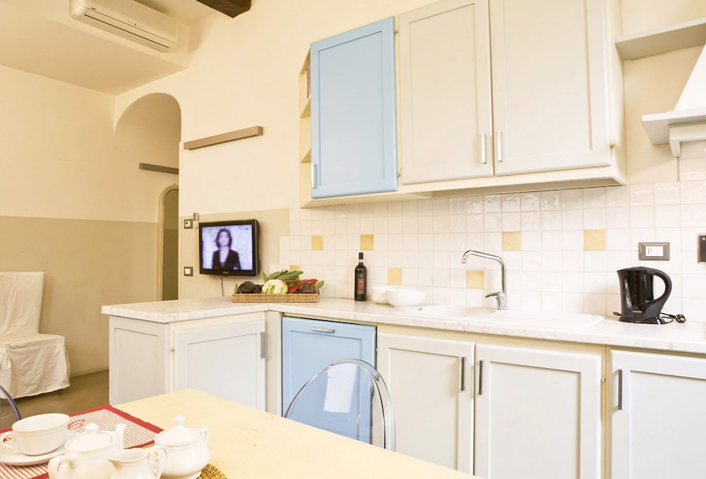 Apartment, 1 Bedroom (Celeste, Via della condotta 16) - Living Area