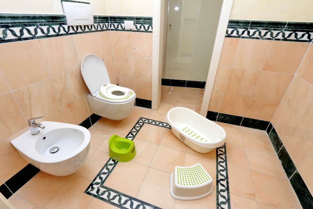 Family Apartment, 3 Bedrooms (9/B, Borgo Albizi 29) - Bathroom