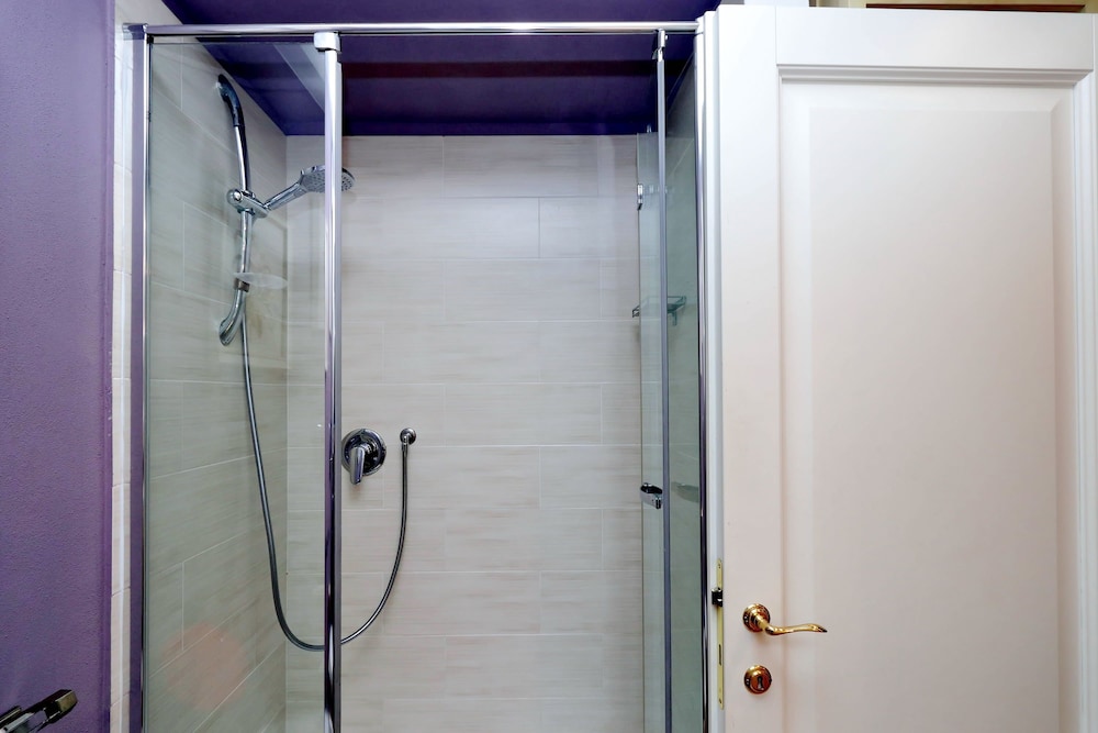Duplex, 3 Bedrooms (Guelfo, Vicolo del Panico 2) - Bathroom Shower