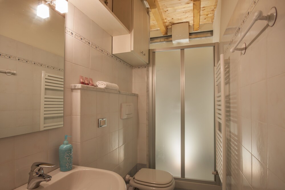 Apartment, 3 Bedrooms (Osteria del Guanto) - Bathroom