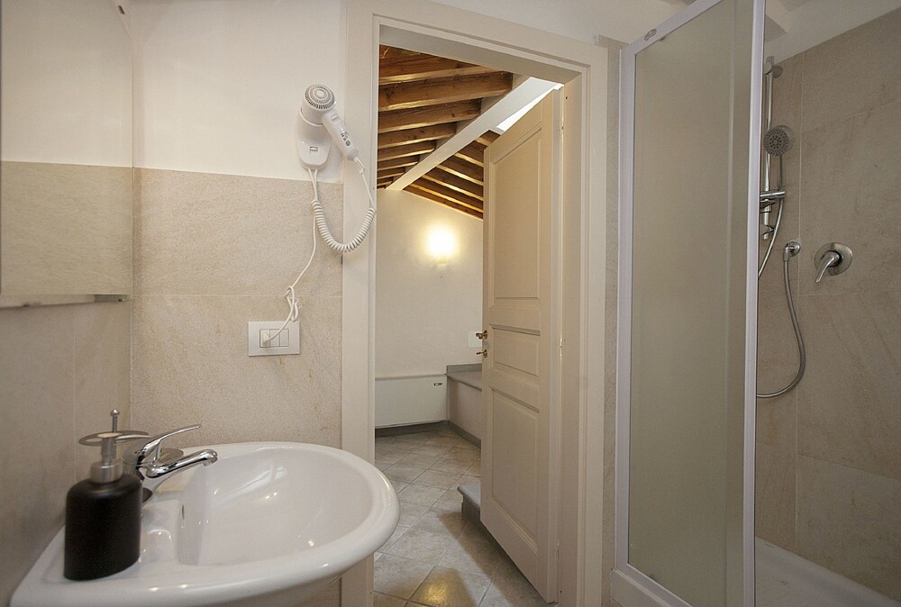 Apartment, 2 Bedrooms (7/A, Borgo Albizi 29 - Lift) - Bathroom