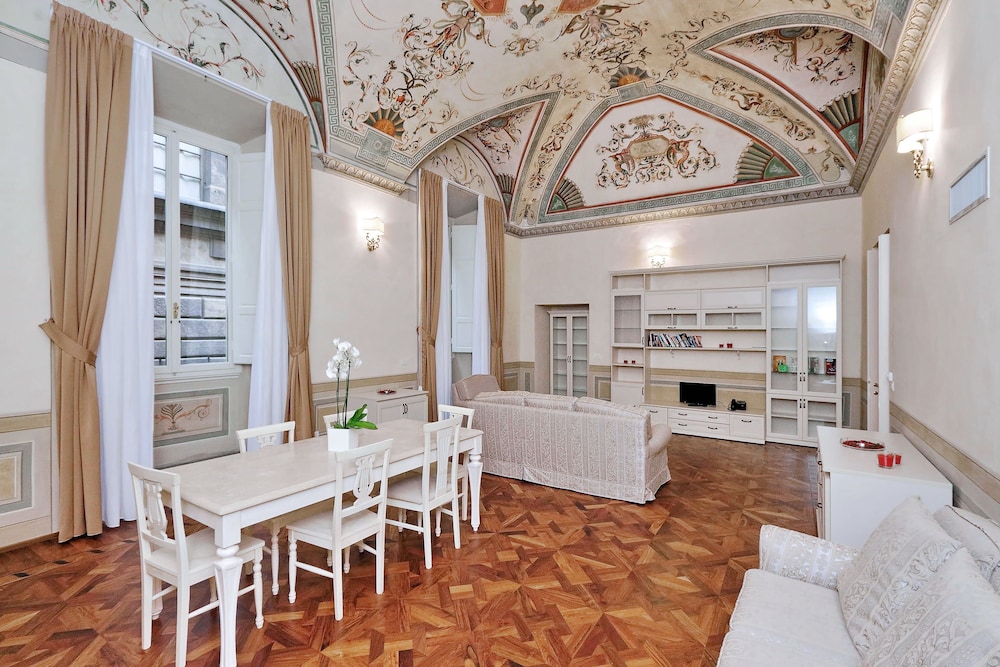 Family Apartment, 3 Bedrooms (9/B, Borgo Albizi 29) - Living Room