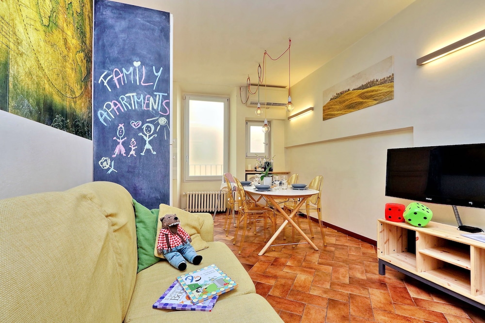 Apartment, 1 Bedroom (Giallo, Via della condotta 16) - Living Area