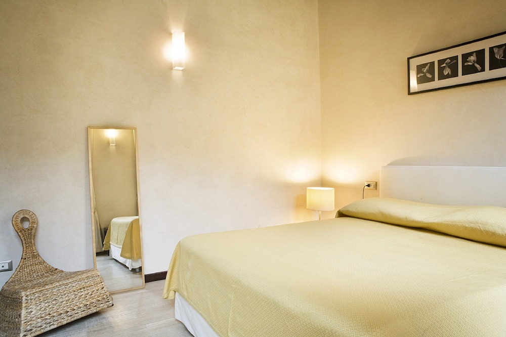 Executive Apartment, 1 Bedroom, Annex Building (Loggia, Via dei Calzaiuoli 2) - Guestroom
