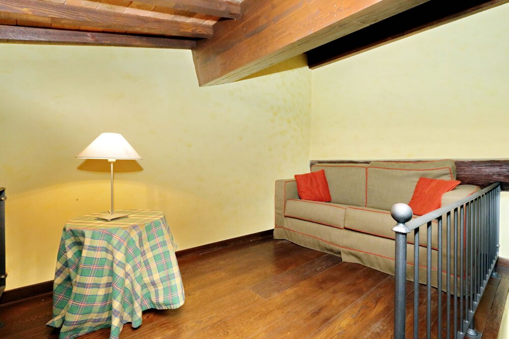 Superior Duplex, 2 Bedrooms, Annex Building (Palagio, Vicolo del Panico 2 - Lift) - Living Area