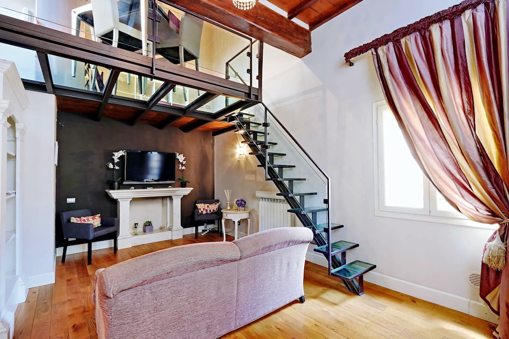 Duplex, 3 Bedrooms (Guelfo, Vicolo del Panico 2) - Living Area