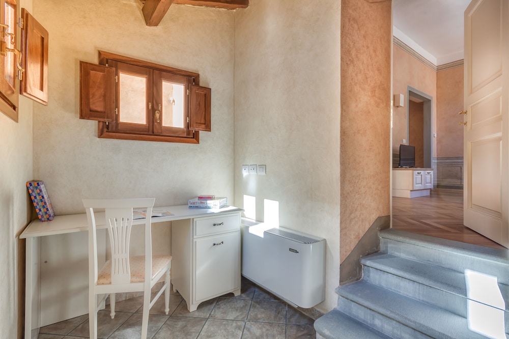 Duplex, 3 Bedrooms (9/A , Borgo Albizi 29 - Lift) - Living Area