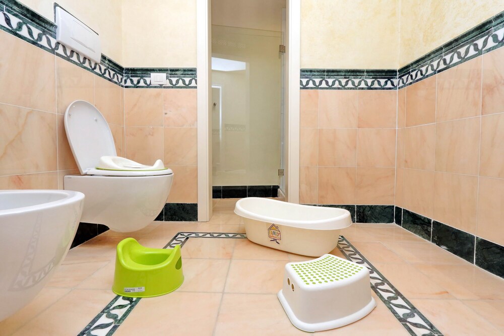 Family Apartment, 3 Bedrooms (9/B, Borgo Albizi 29) - Bathroom