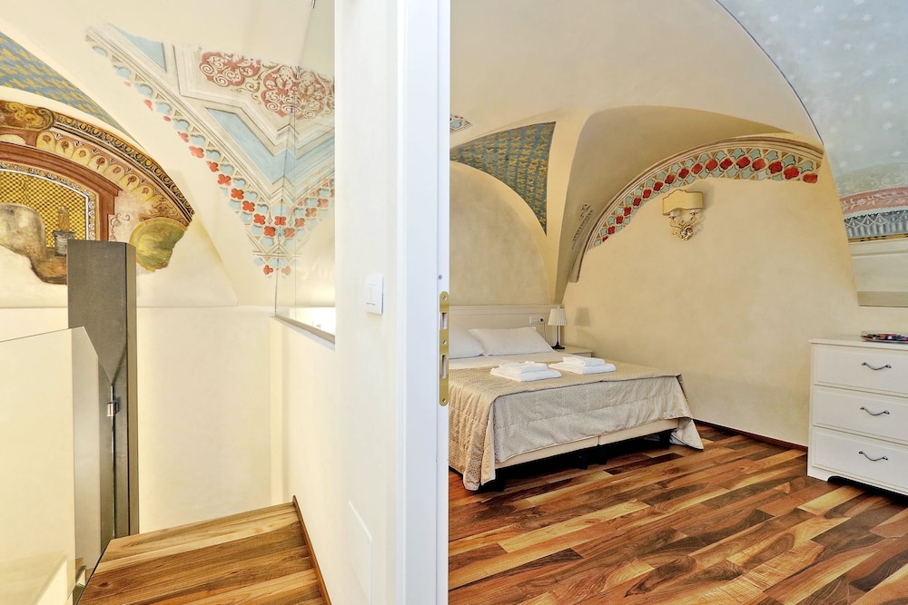 Family Apartment, 3 Bedrooms (9/B, Borgo Albizi 29) - Guestroom