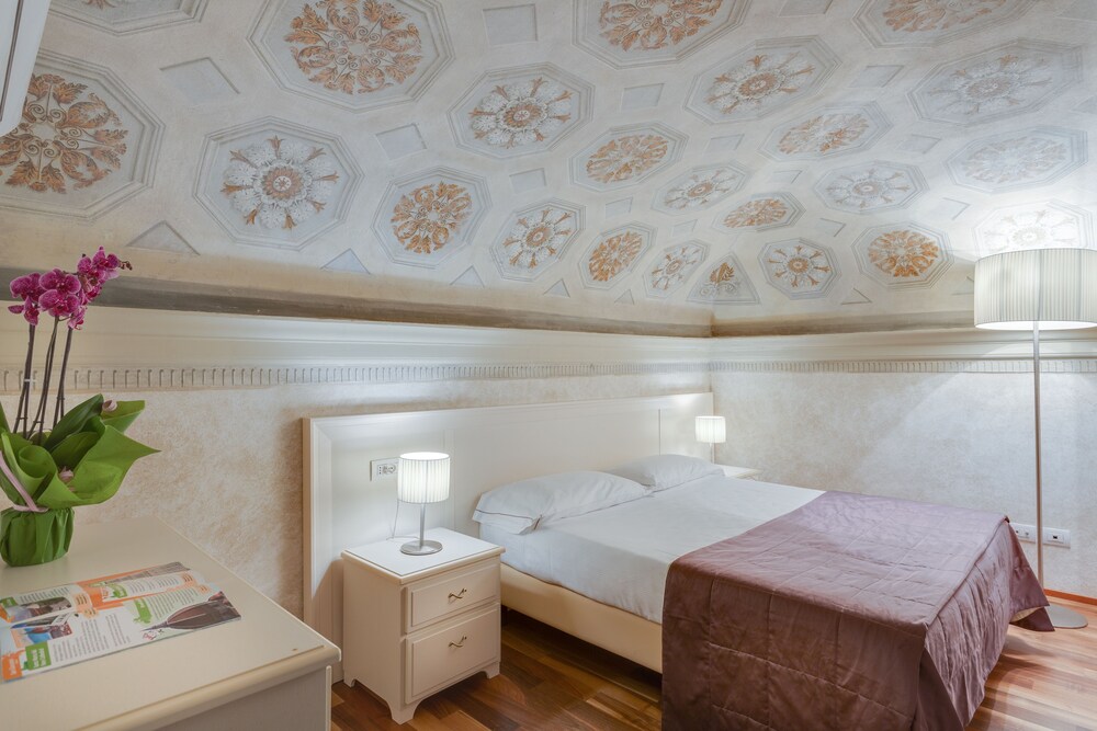Apartment, 3 Bedrooms (5/B, Borgo Albizi, 29 - Lift) - Guestroom