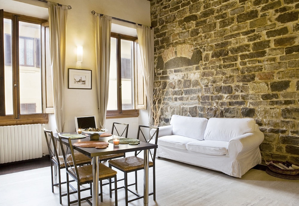 Executive Apartment, 1 Bedroom, Annex Building (Loggia, Via dei Calzaiuoli 2) - In-Room Dining