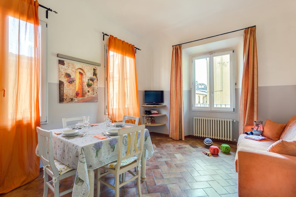 Apartment, 2 Bedrooms (Arancio, Via della condotta 16) - Living Room