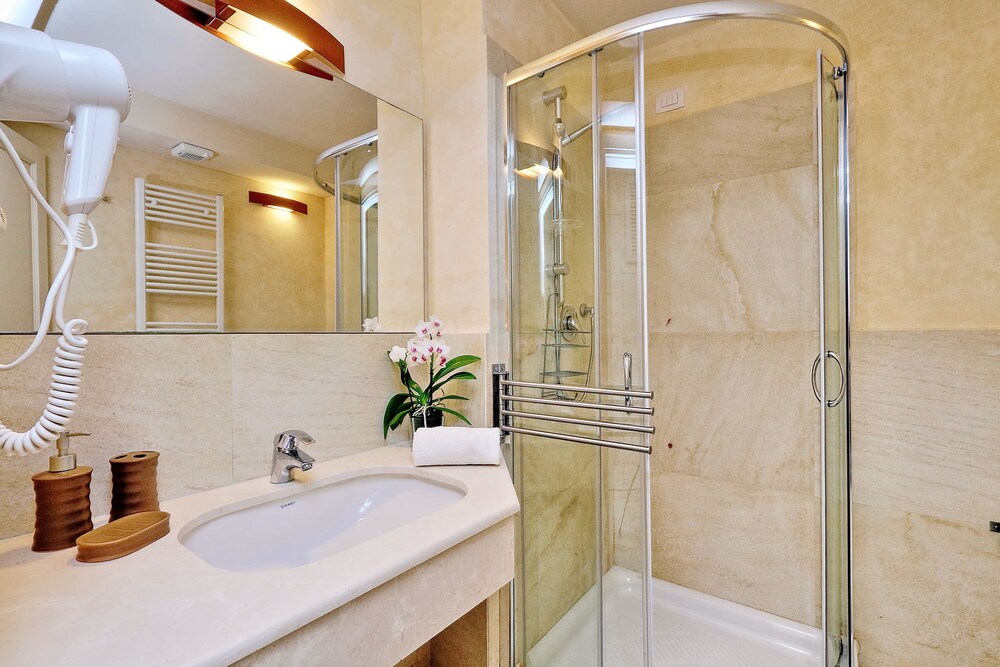 Duplex, 2 Bedrooms (2/A, Borgo Albizi 29 - Lift) - Bathroom