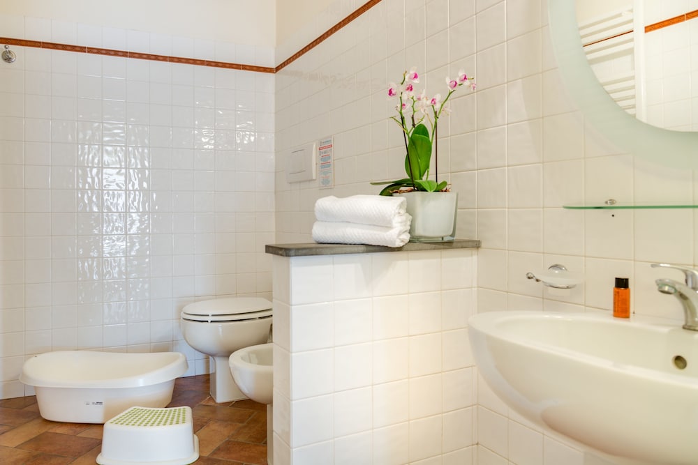 Apartment, 2 Bedrooms (Arancio, Via della condotta 16) - Bathroom Sink