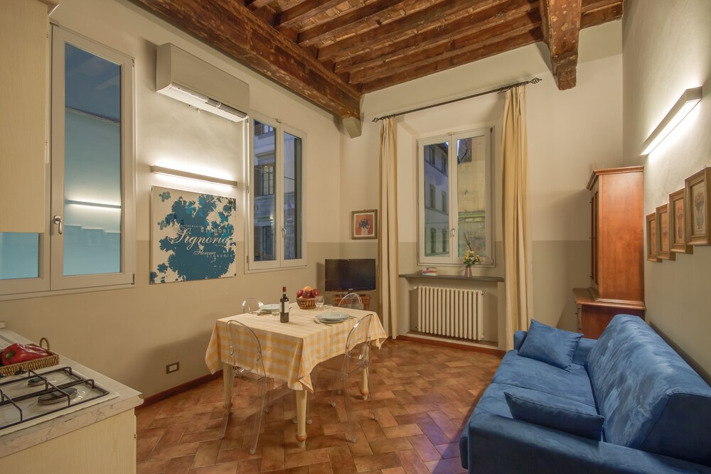 Apartment, 2 Bedrooms (Indaco. Via della condotta 16) - Living Area