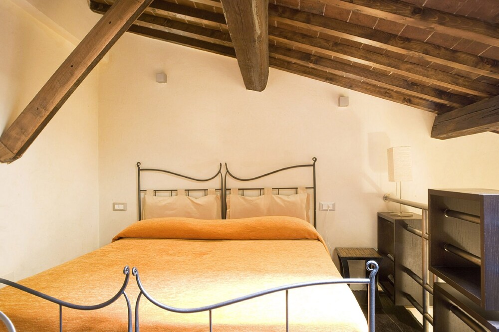 Executive Apartment, 2 Bedrooms, Annex Building (Torre, Via dei Calzaiuoli 2) - Guestroom