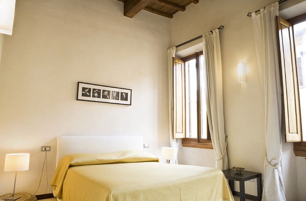 Executive Apartment, 1 Bedroom, Annex Building (Loggia, Via dei Calzaiuoli 2) - Guestroom