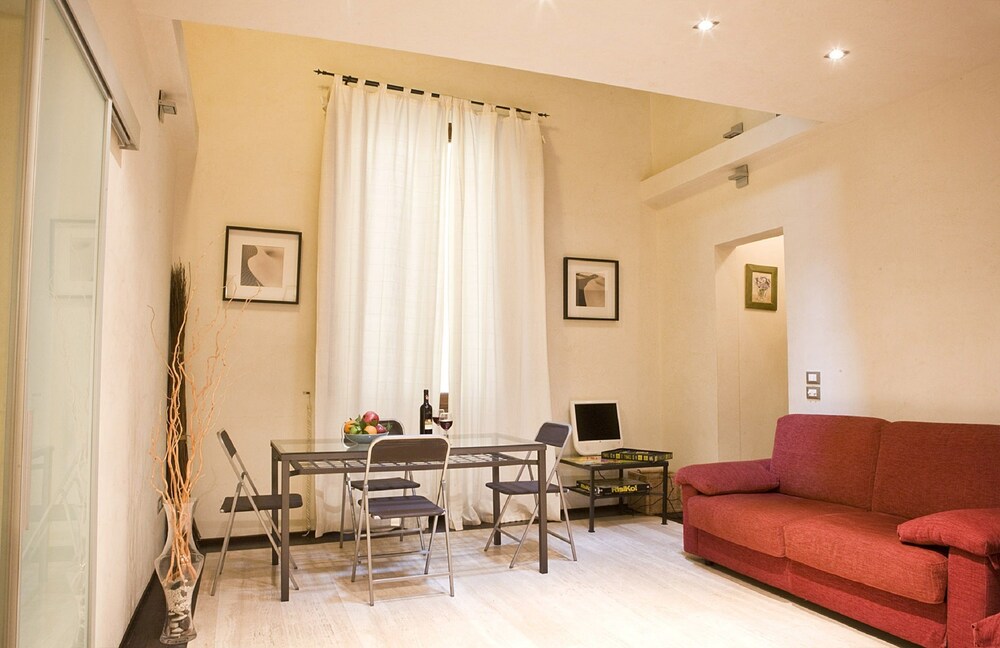 Executive Apartment, 2 Bedrooms, Annex Building (Torre, Via dei Calzaiuoli 2) - Living Room
