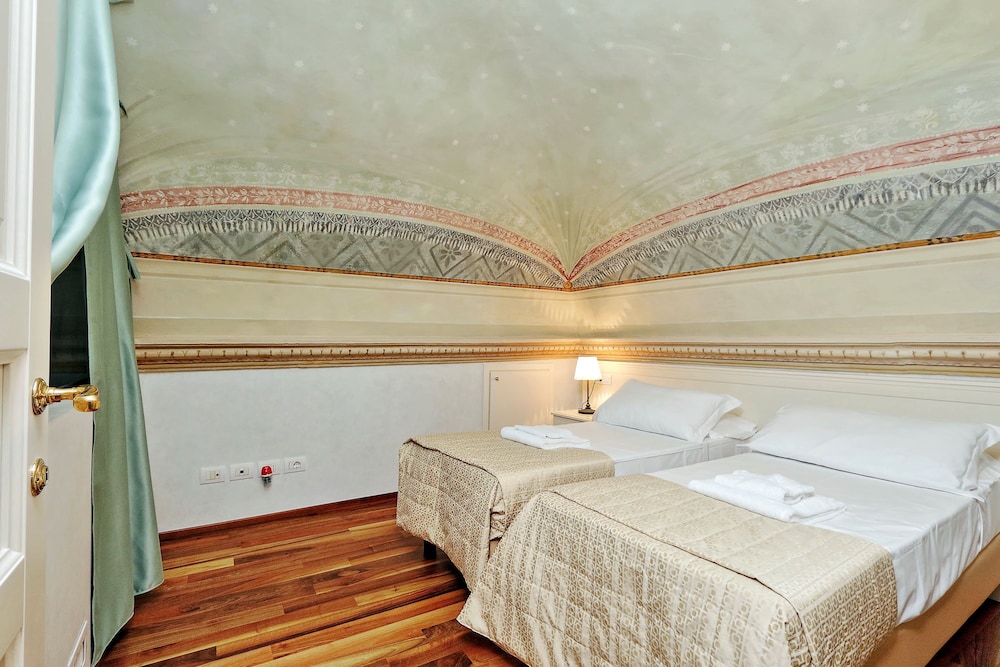 Family Apartment, 3 Bedrooms (9/B, Borgo Albizi 29) - Guestroom