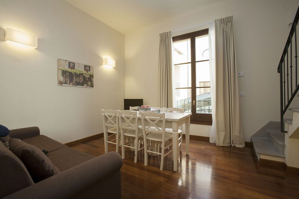 Apartment, 3 Bedrooms (6/A, Borgo Albizi 29 - Lift) - Living Area