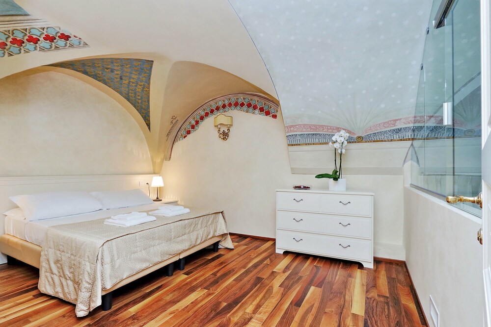 Family Apartment, 3 Bedrooms (9/B, Borgo Albizi 29) - Guestroom