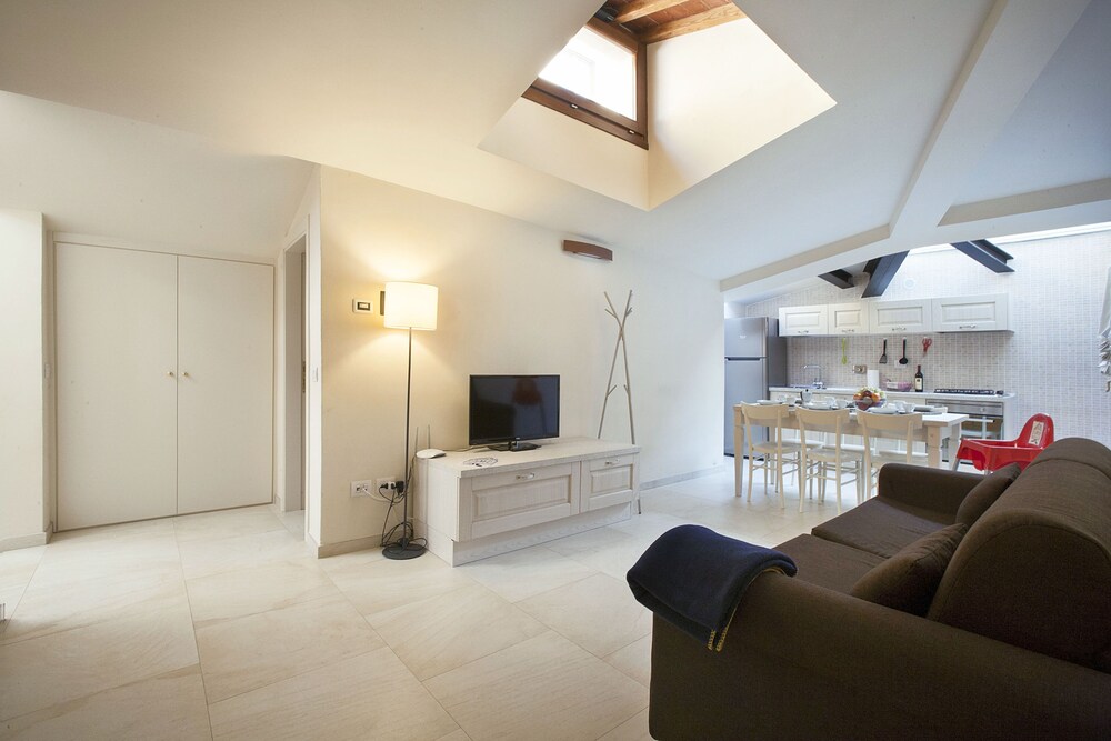 Apartment, 2 Bedrooms, Balcony (5/A , Borgo Albizi 29 - Lift) - Living Room