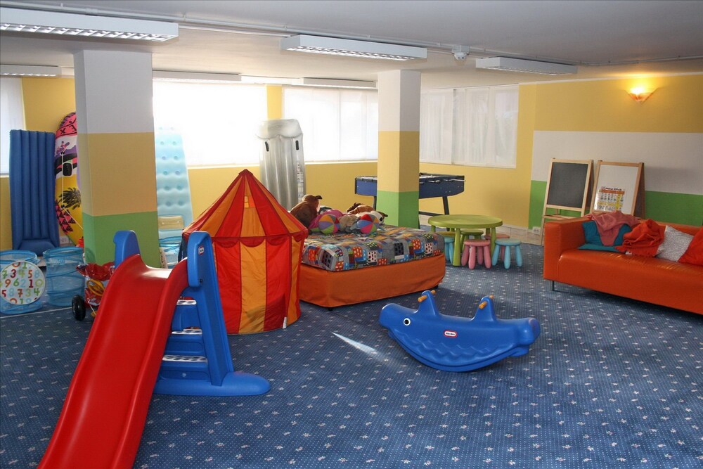 Childrens Play Area - Indoor