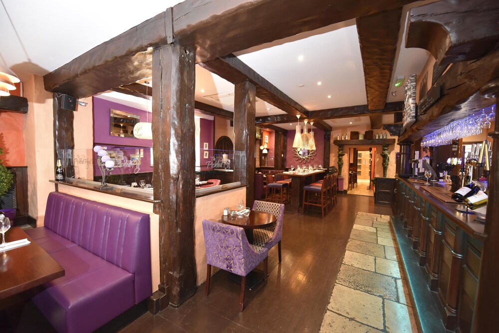 Hotel Bar
