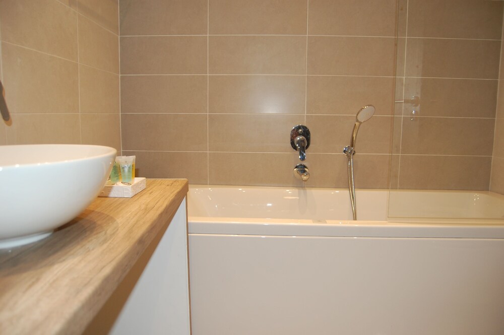 Jetted Tub