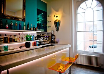 Hotel Lounge