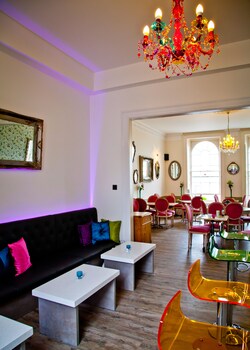 Hotel Lounge