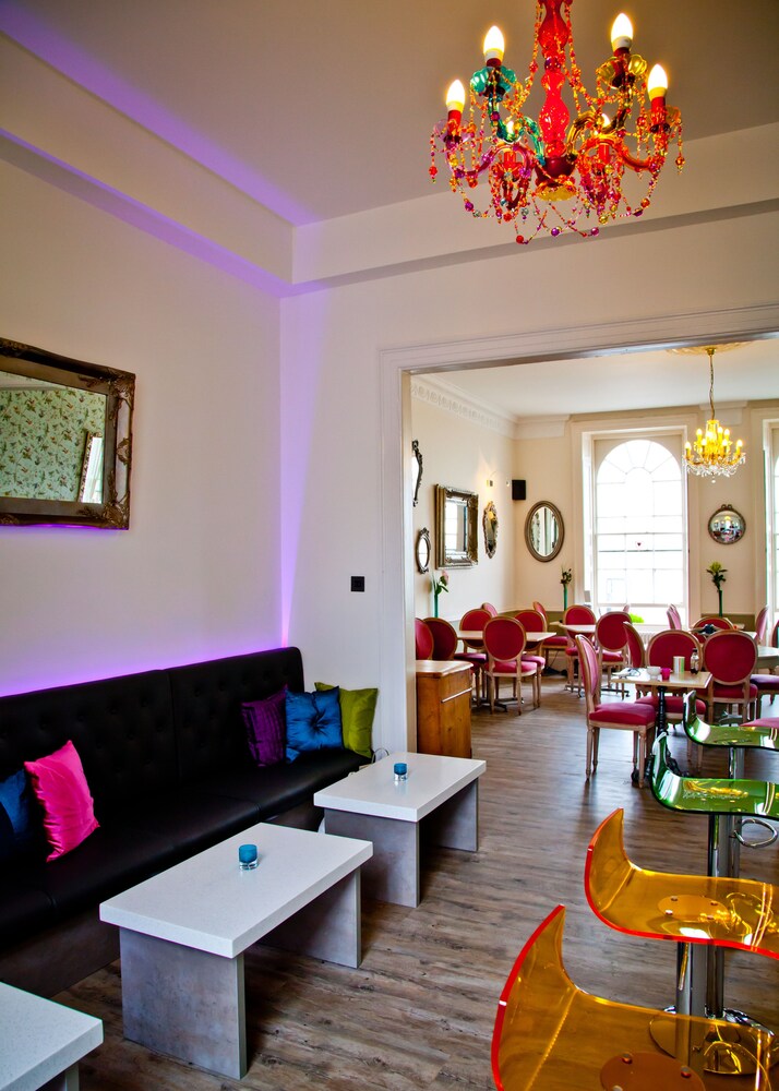 Hotel Lounge