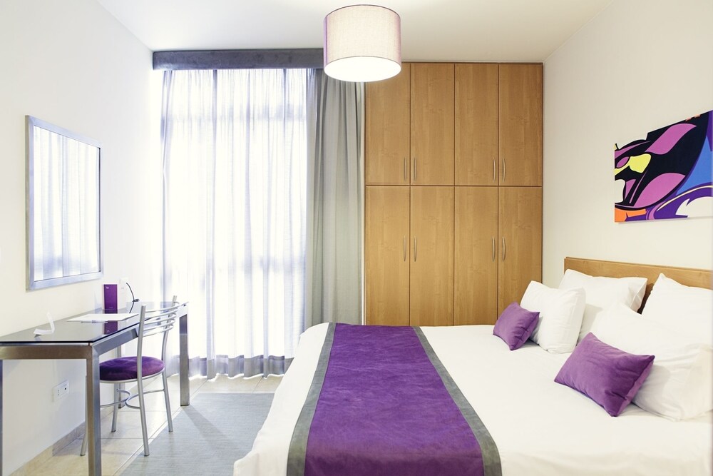 One Bedroom Suite for 3 people - Guestroom