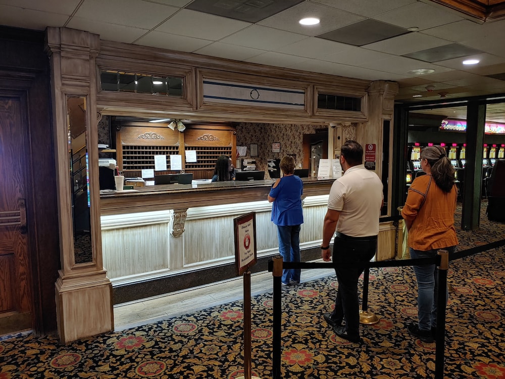 Check-in/Check-out Kiosk