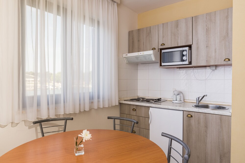 Apartment Superior - In-Room Kitchen