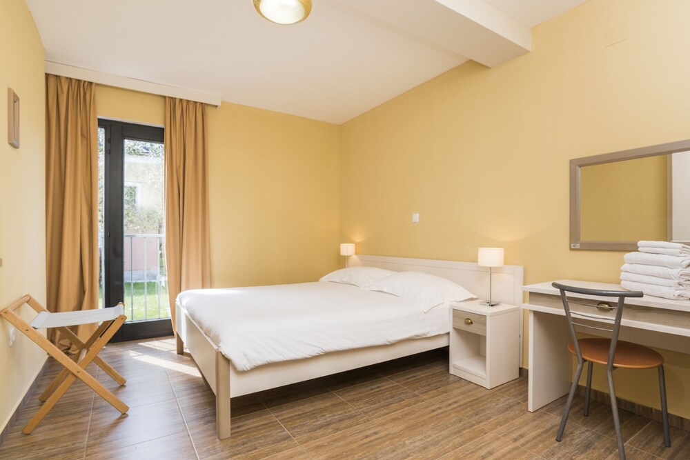 Apartment Premium - Guestroom