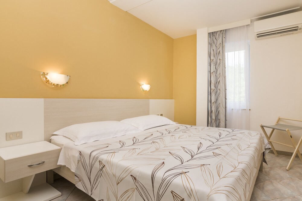 Apartment, 1 Bedroom, Balcony (Sirena Classic) - Guestroom