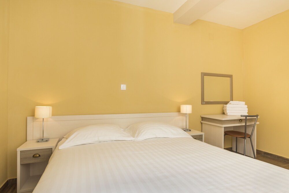 Apartment Premium - Guestroom