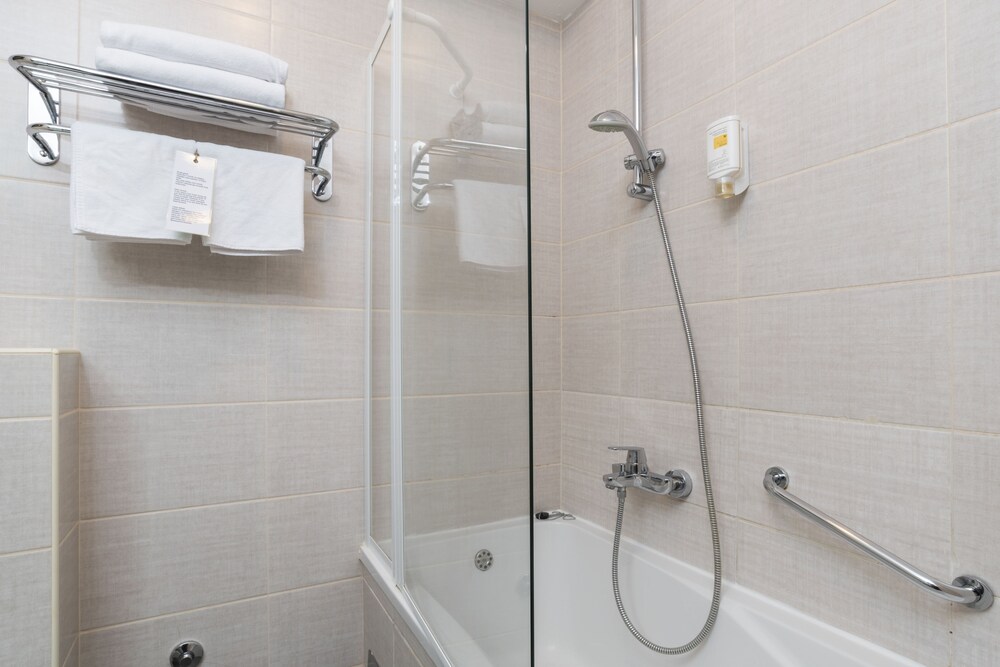 Apartment Family - Bathroom