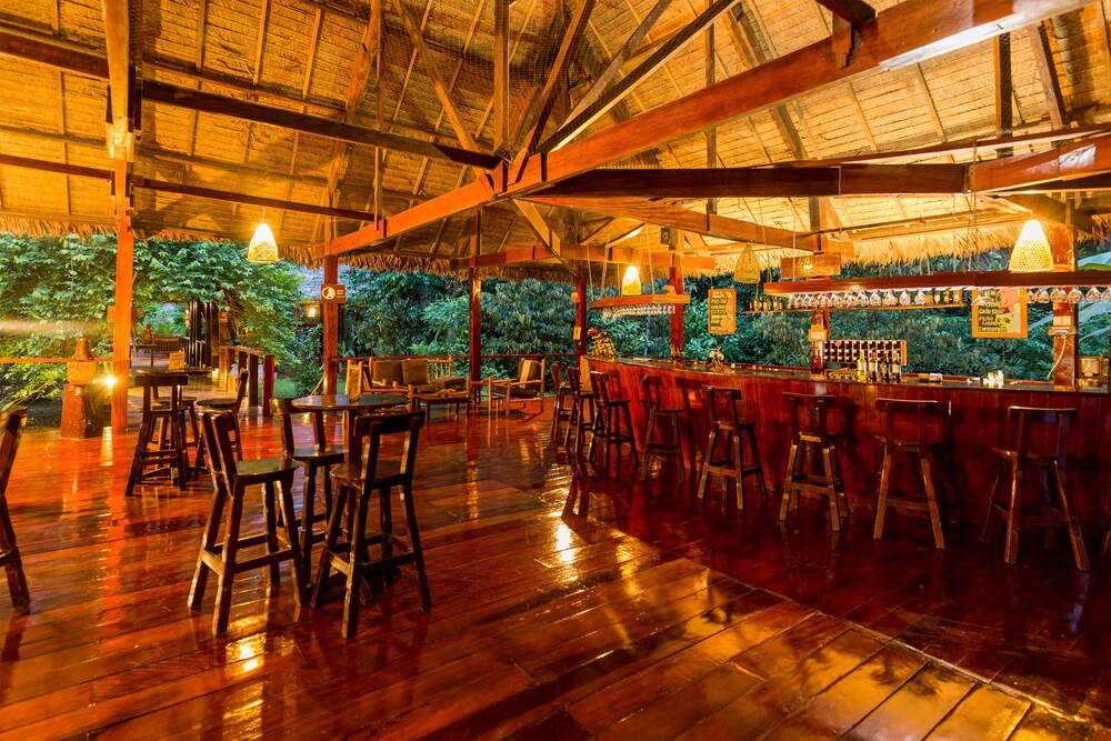 Hotel Bar