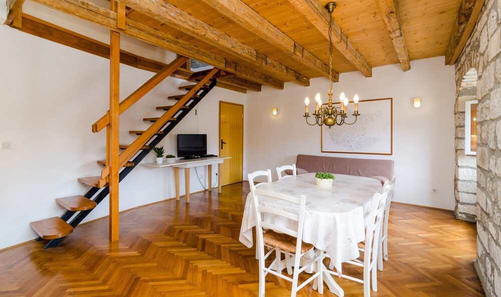 Comfort Apartment, City View - Living Area