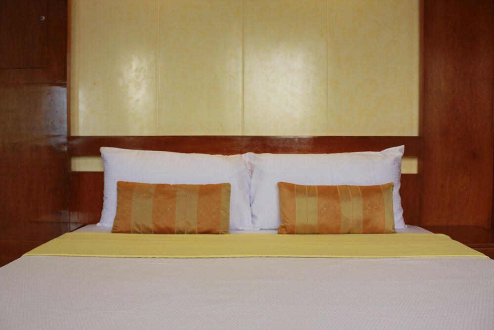 Room, 1 King Bed - Guestroom