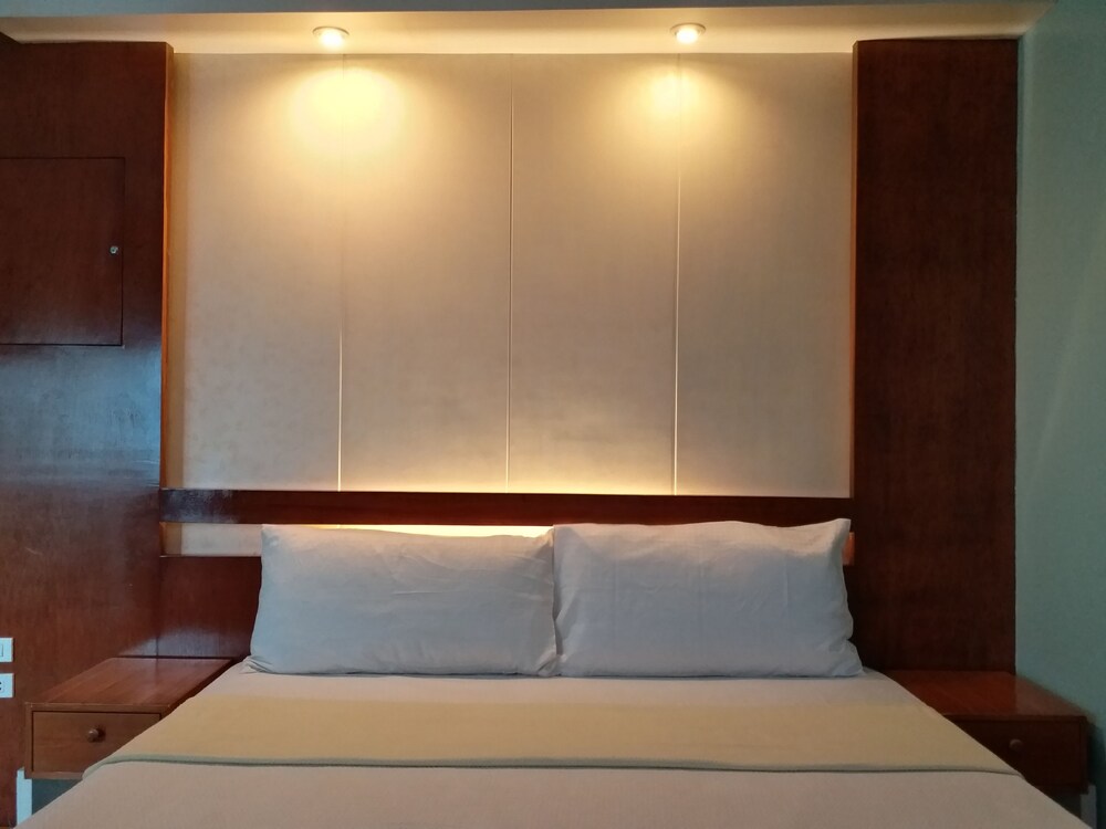 Room, 1 King Bed - Guestroom