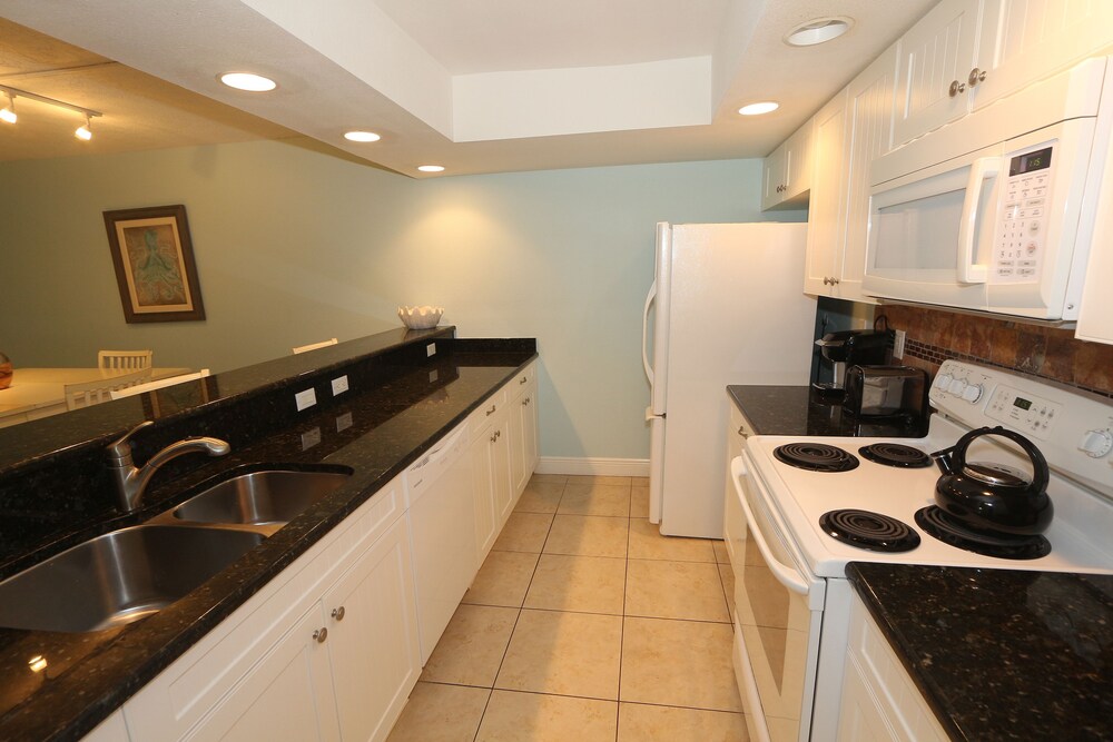 Condo, 2 Bedroom, Beachside - In-Room Kitchen