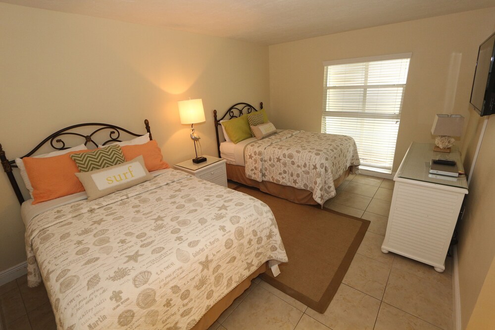 Condo, 2 Bedroom, Beachside - Guestroom