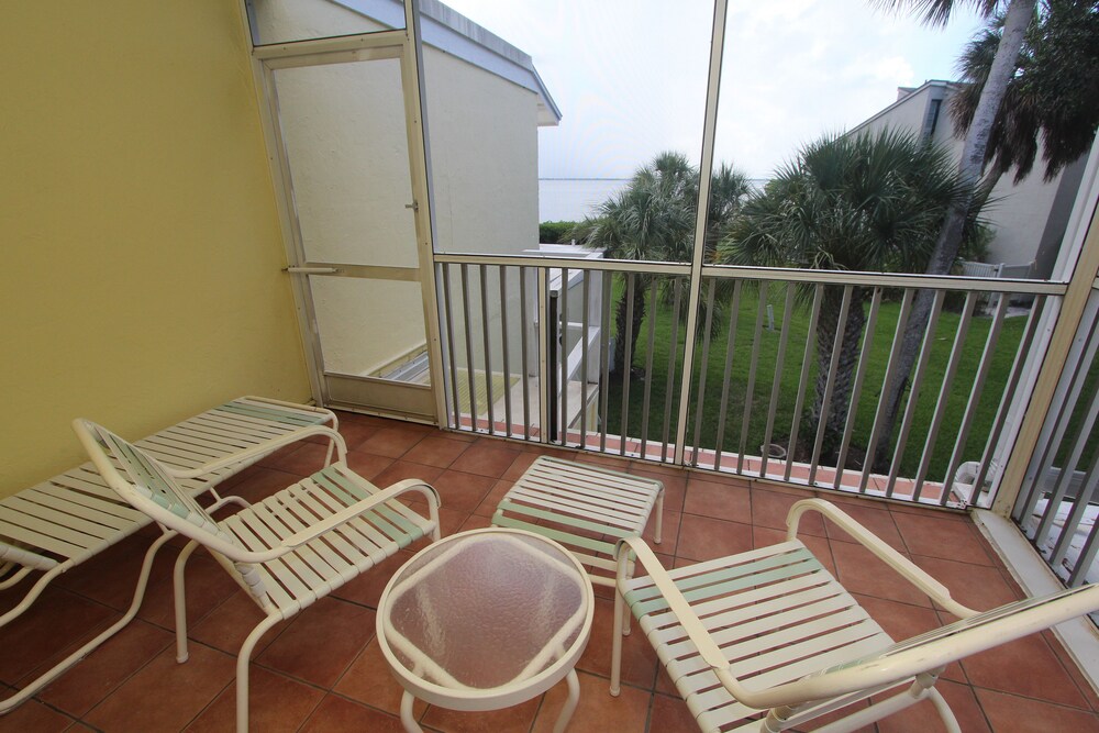 Condo, 1 Bedroom, Poolside - Terrace/Patio